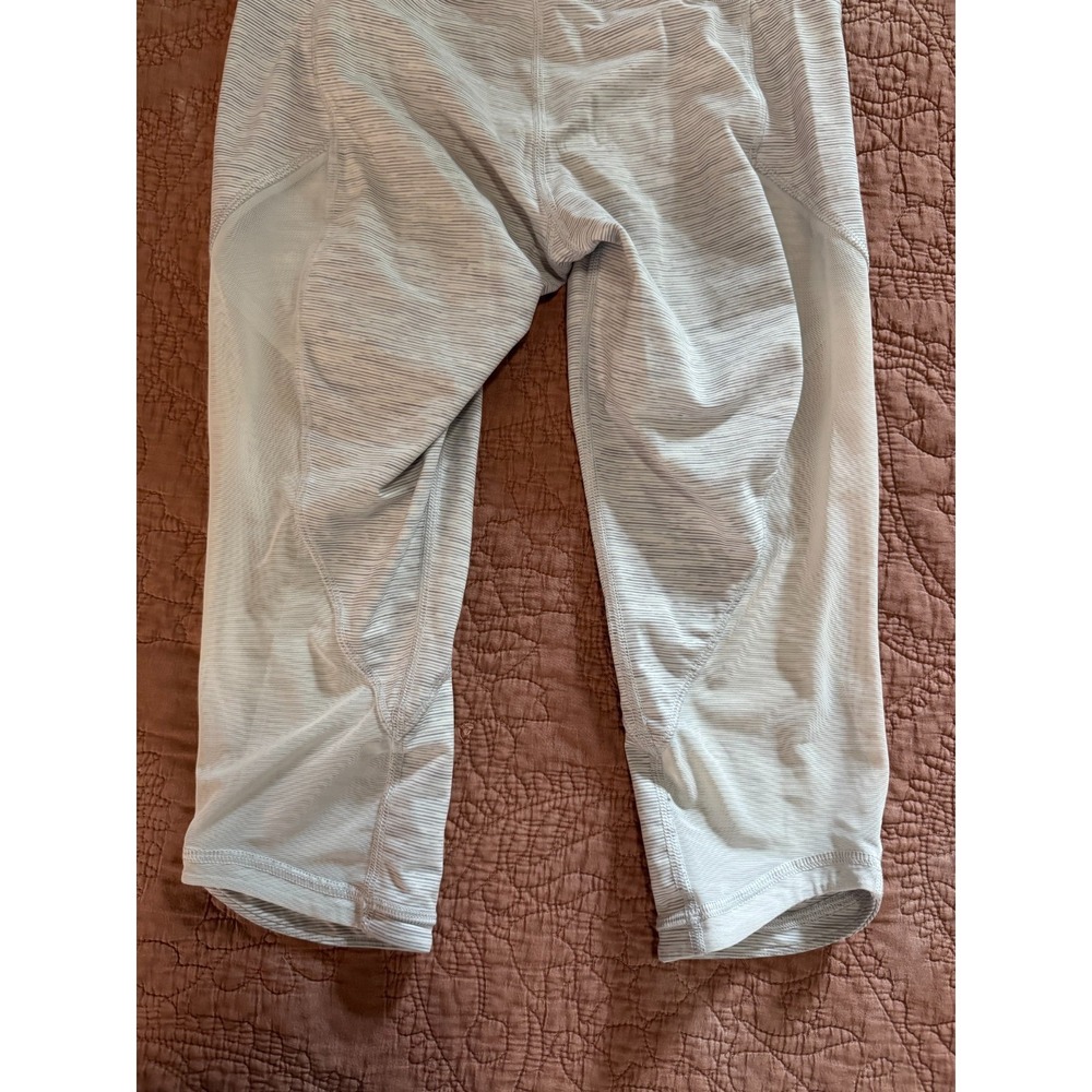 Lululemon Cropped Leggings Womens Gray Quick Drying High Waist Moisture Wicking - Picture 6 of 10